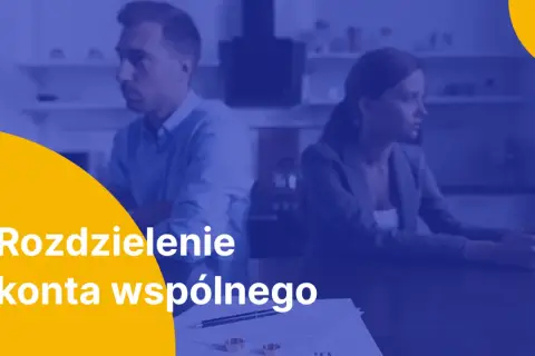Rozdzielenie wspólnego konta dla par. Smutna para przy stole, na którym leżą obrączki i dokumenty.